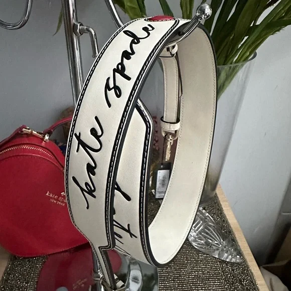 NWT kate spade Script Logo Leather Adjustable Guitar Bag Strap - Picture 7 of 9